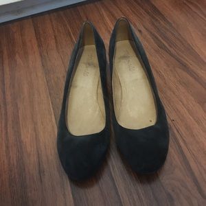 Blue suede heeled flat